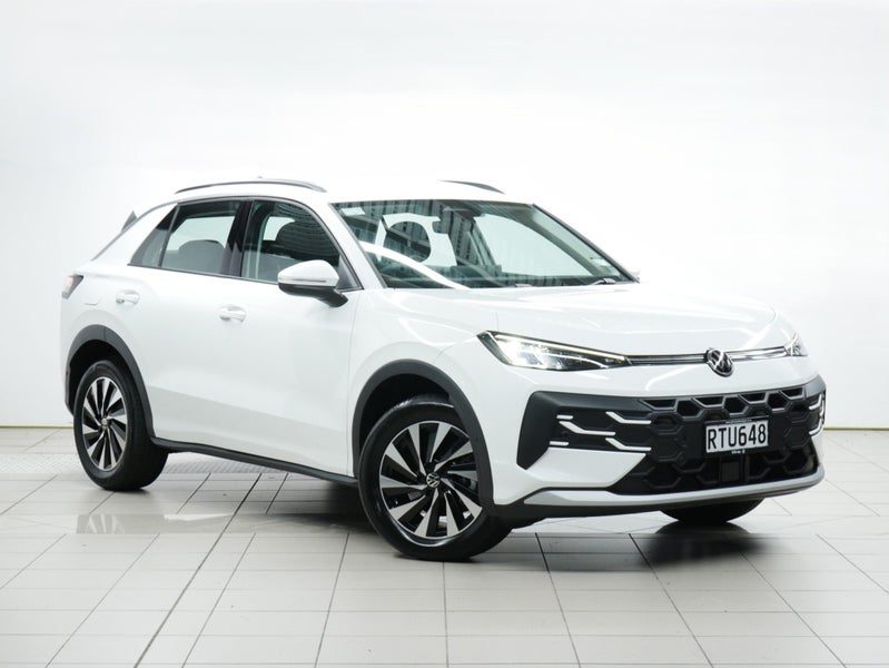 2026 Volkswagen T-Roc Life, main photo