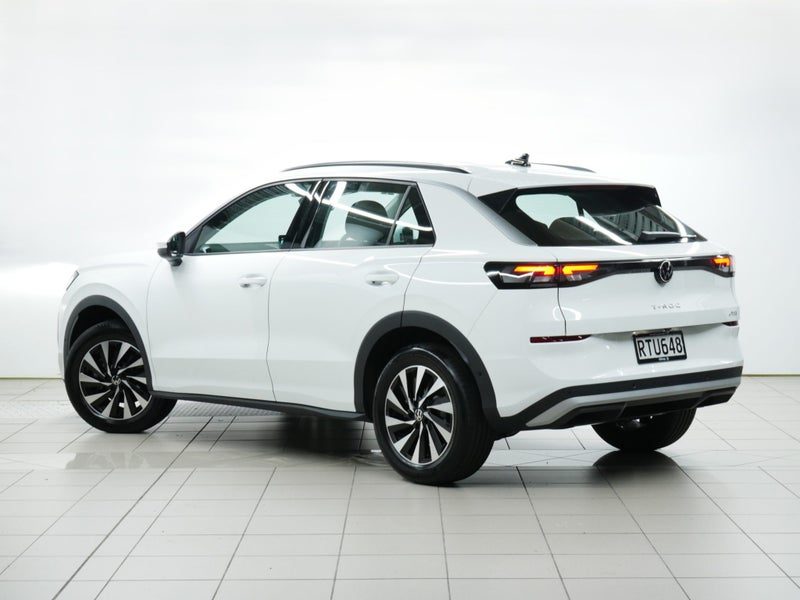 2026 Volkswagen T-Roc Life, photo 3