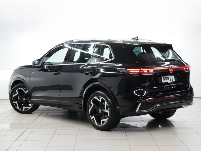 2026 Volkswagen Tiguan R-Line 2WD, photo 3