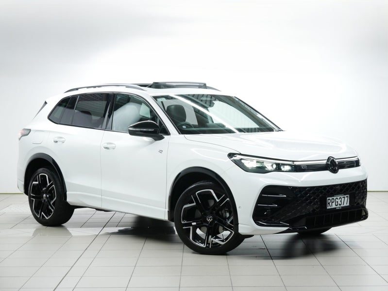 2026 Volkswagen Tiguan R-Line AWD, main photo