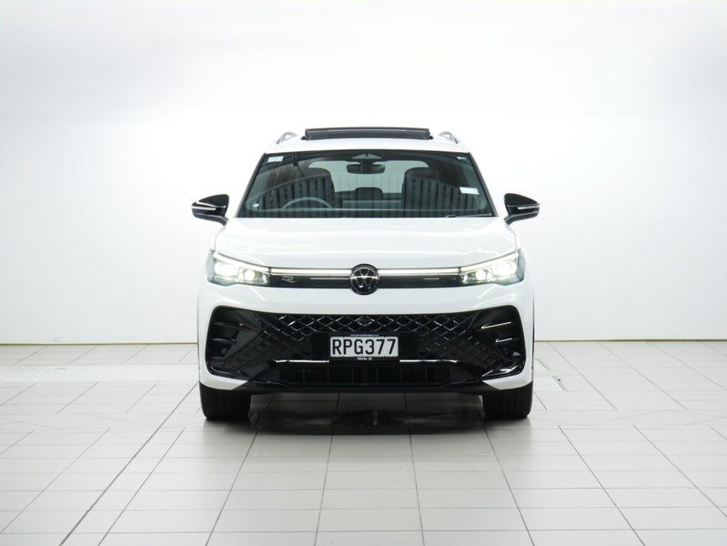 2026 Volkswagen Tiguan R-Line AWD, photo 2
