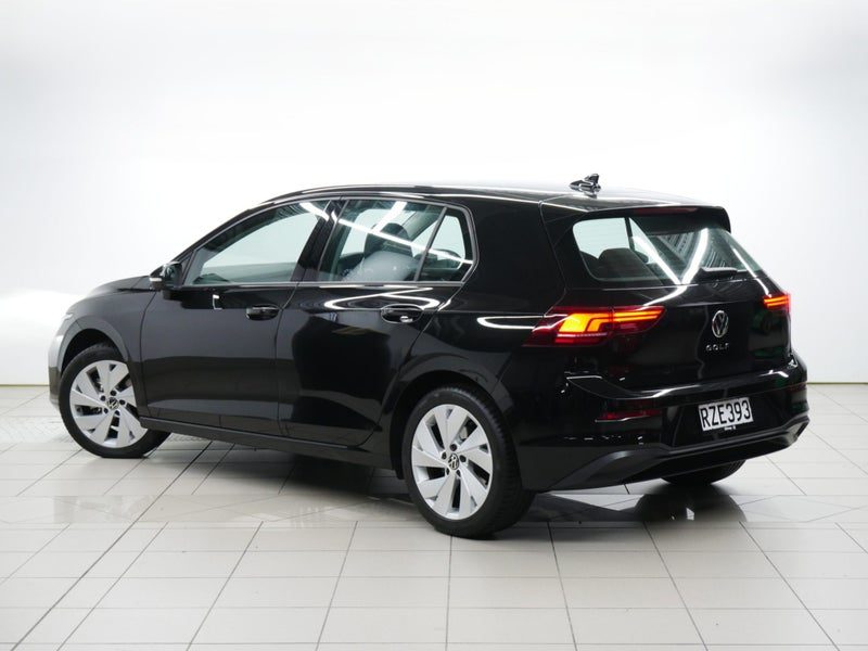 2025 Volkswagen Golf Life, photo 3