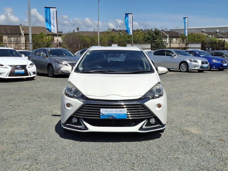 2014 Toyota Aqua GS, photo 2