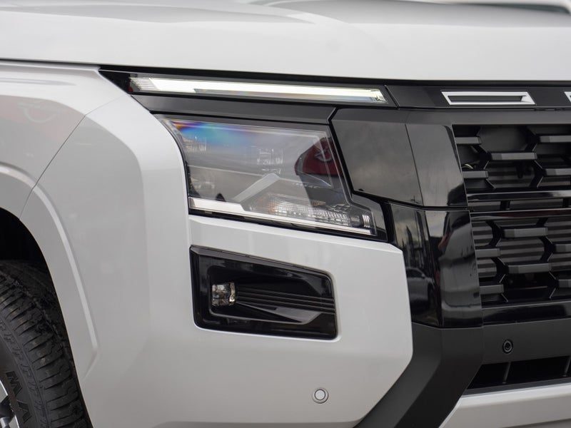 2026 Nissan Navara 4WD 2.5D 4Dr Ute, photo 3