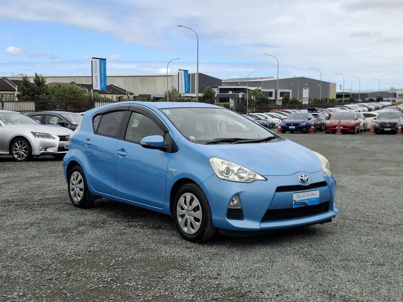 2013 Toyota Aqua S