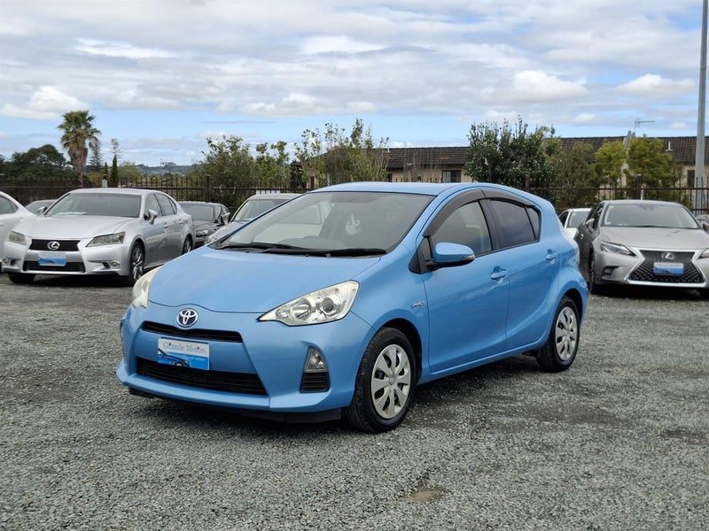 2013 Toyota Aqua S, photo 3