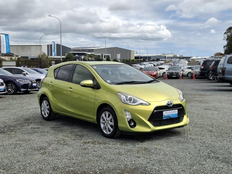 2015 Toyota Aqua Hybrid.Button start.Airbags.