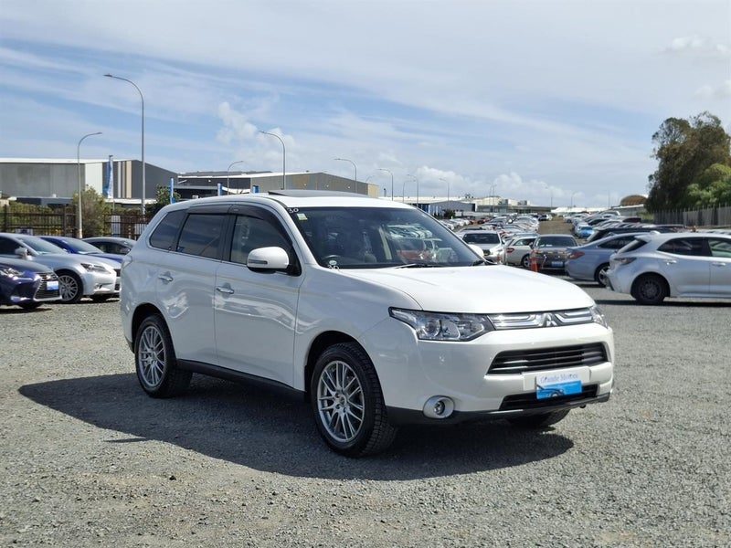 2013 Mitsubishi Outlander G 7 Seater
