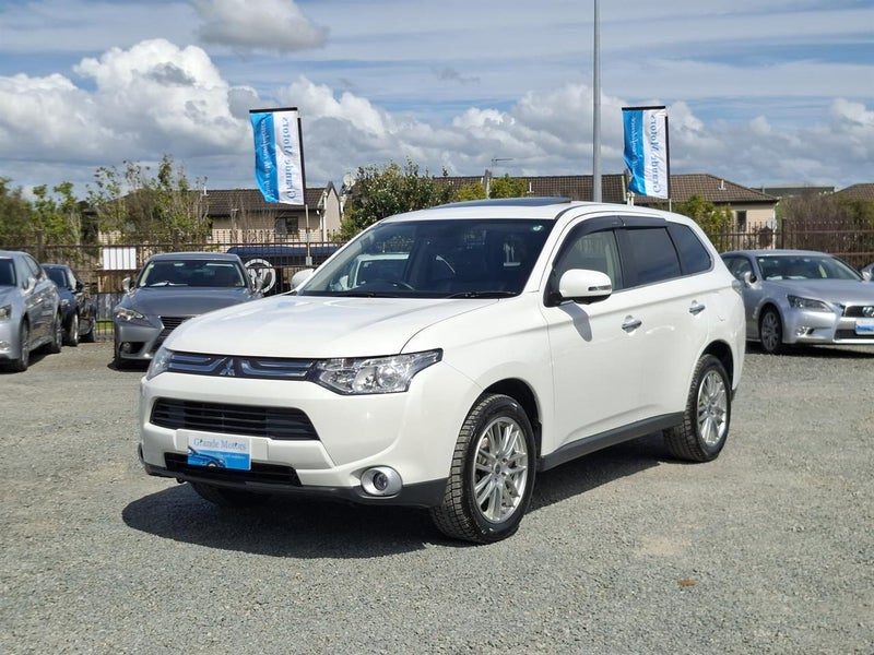 2013 Mitsubishi Outlander G 7 Seater, photo 3