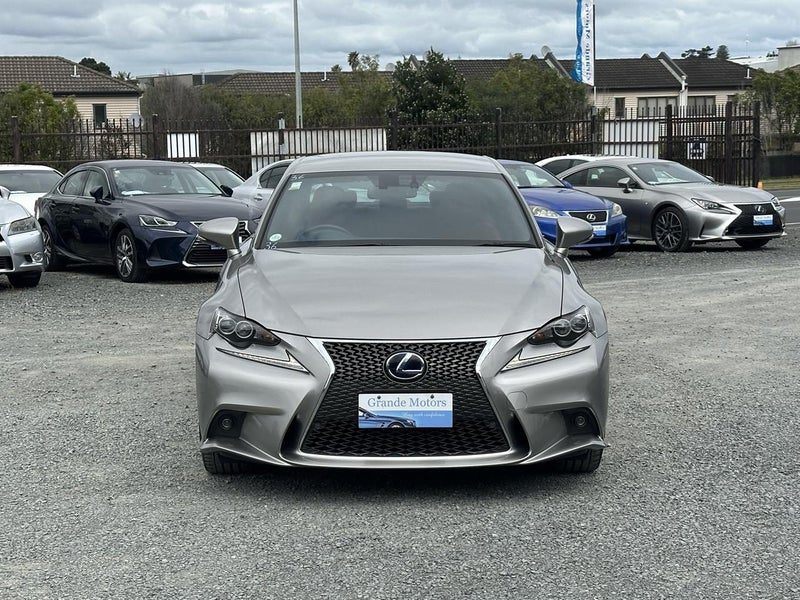 2013 Lexus IS 300h F Sport, photo 2