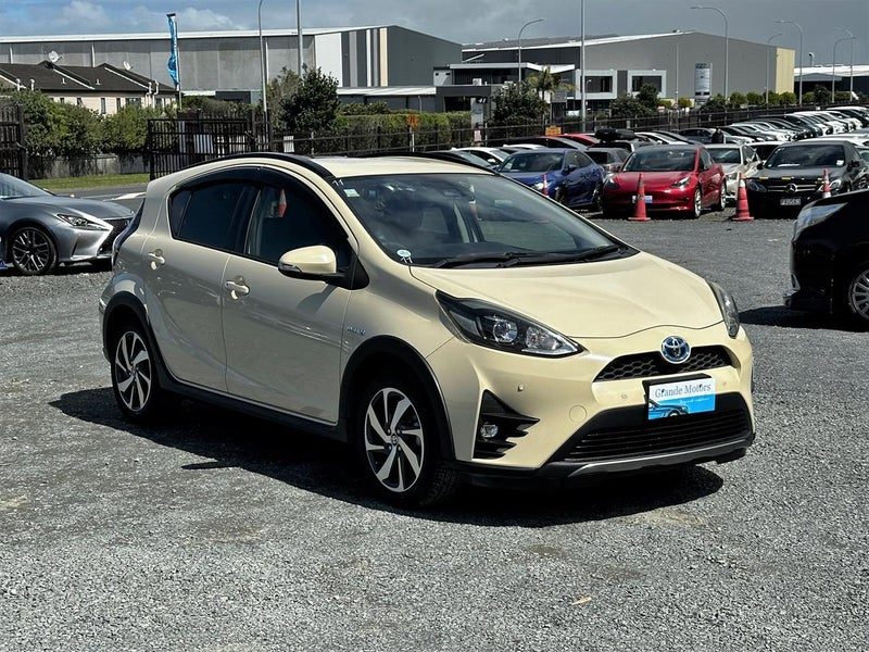 2018 Toyota Aqua Cross Crossover, main photo