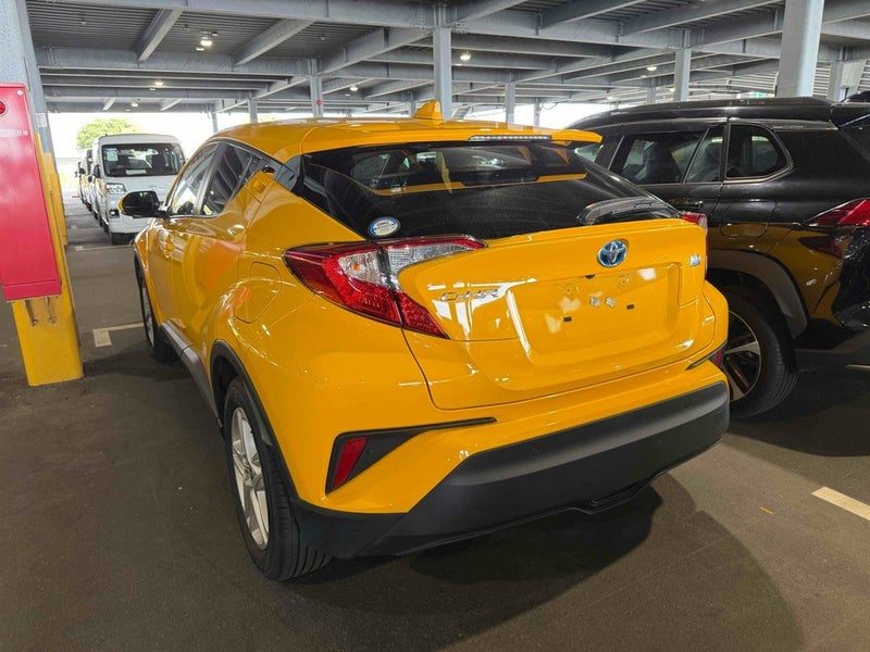 2022 Toyota C-HR S, photo 2