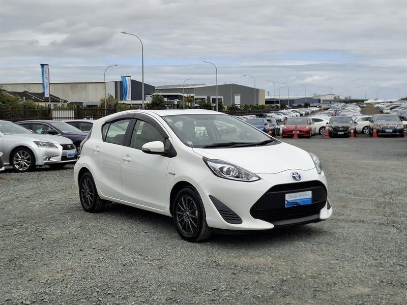 2019 Toyota Aqua Facelift. SRS Airbags.