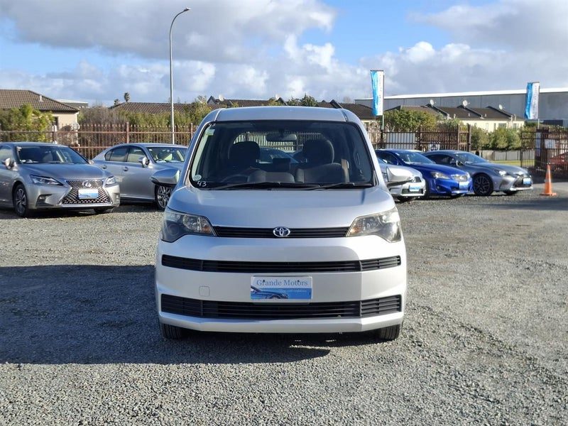 2014 Toyota Spade Rear camera.LOW KM., photo 2