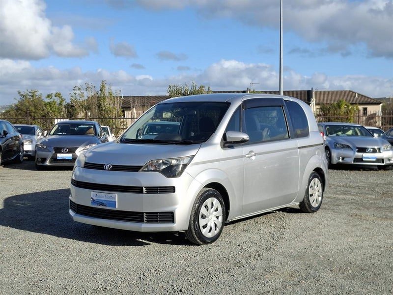 2014 Toyota Spade Rear camera.LOW KM., photo 3