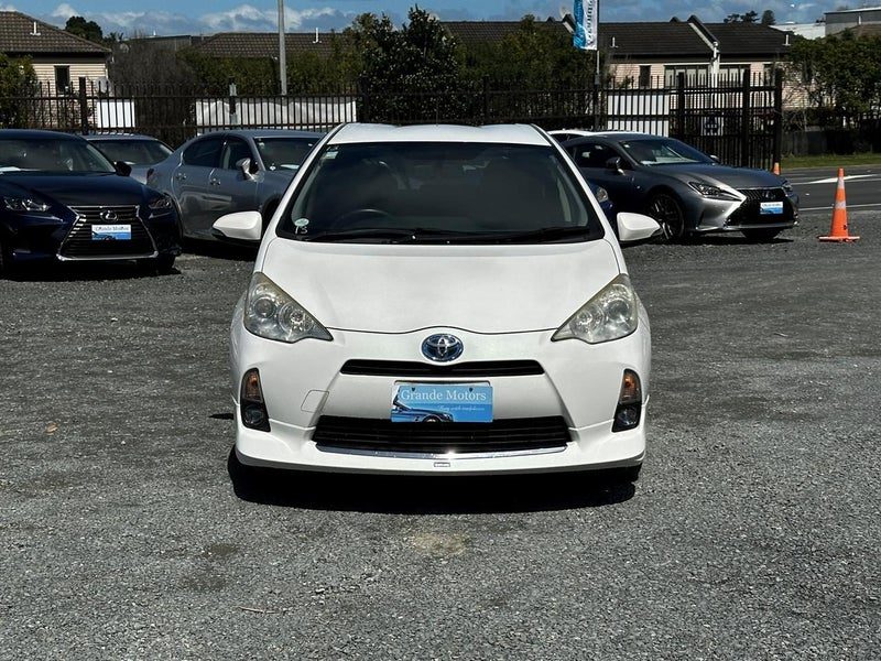 2013 Toyota Aqua G, photo 2