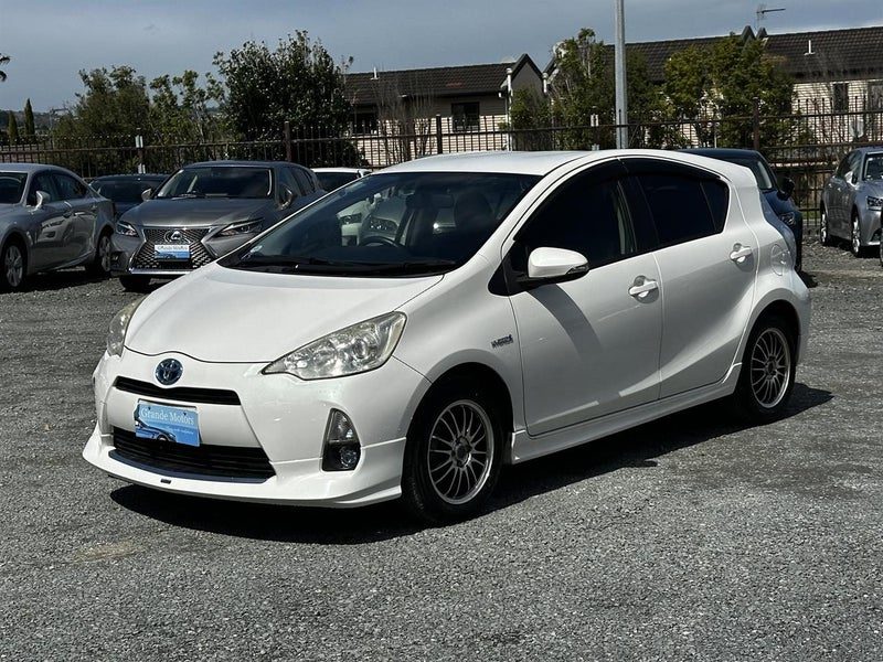 2013 Toyota Aqua G, photo 3