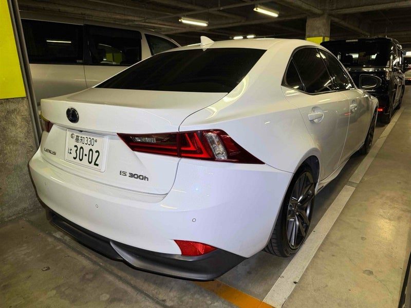 2013 Lexus IS 300h F-Sport Hybrid in Transit, photo 2
