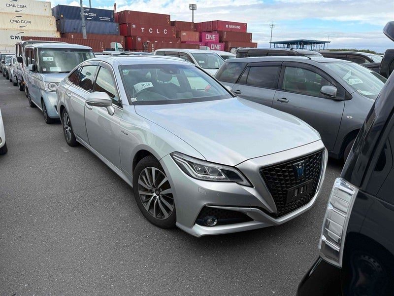 2018 Toyota Crown Hybrid in Transit G Model
