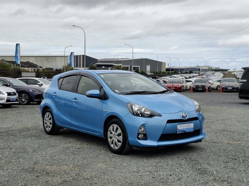 2014 Toyota Aqua G spec.Button start.Rear camera.