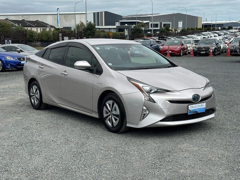 2016 Toyota Prius S, main photo