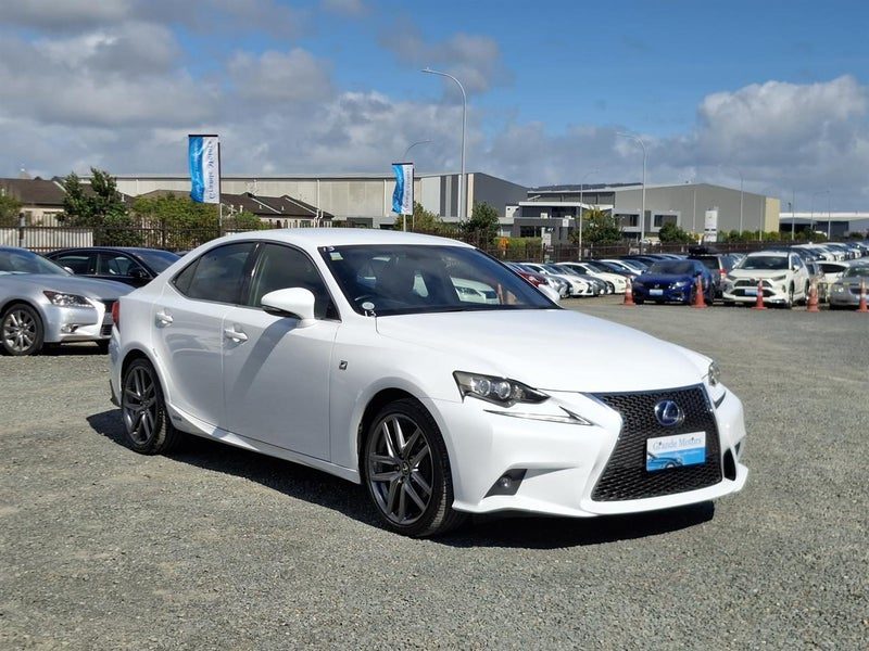 2013 Lexus IS 300h F Sport