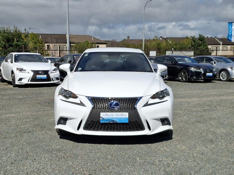 2013 Lexus IS 300h F Sport, photo 2