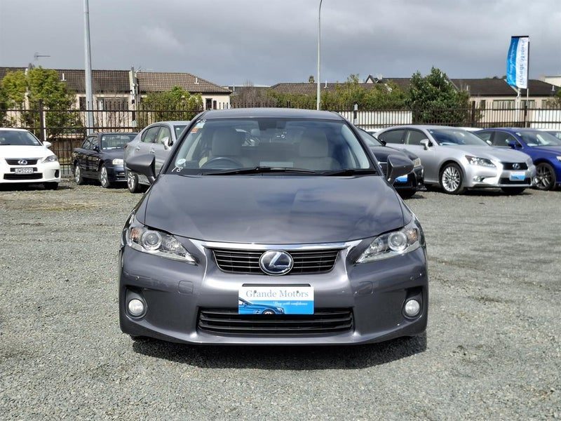 2013 Lexus CT 200h Hybrid, photo 2