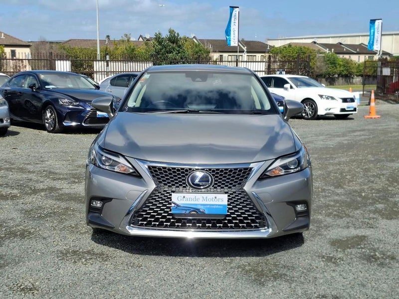 2017 Lexus CT 200h Hybrid, photo 2