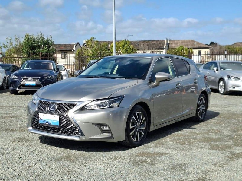 2017 Lexus CT 200h Hybrid, photo 3