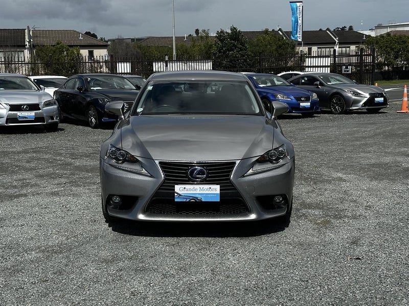 2015 Lexus IS 300h, photo 2