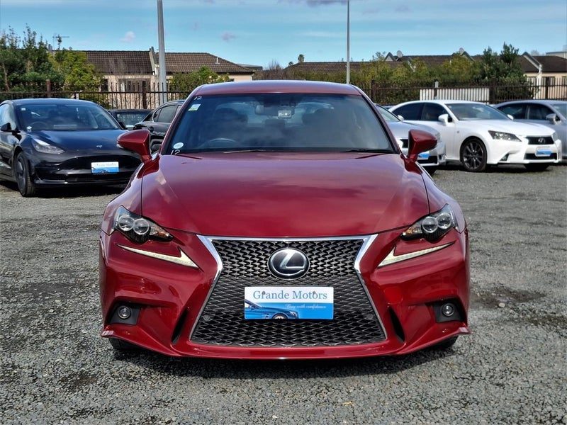 2014 Lexus IS 300h F Sport, photo 2