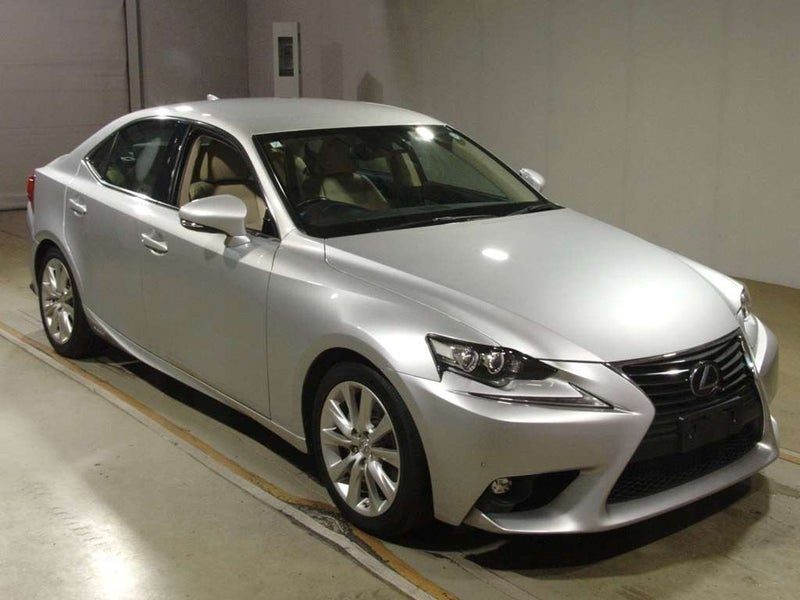 2015 Lexus IS 300h Hybrid
