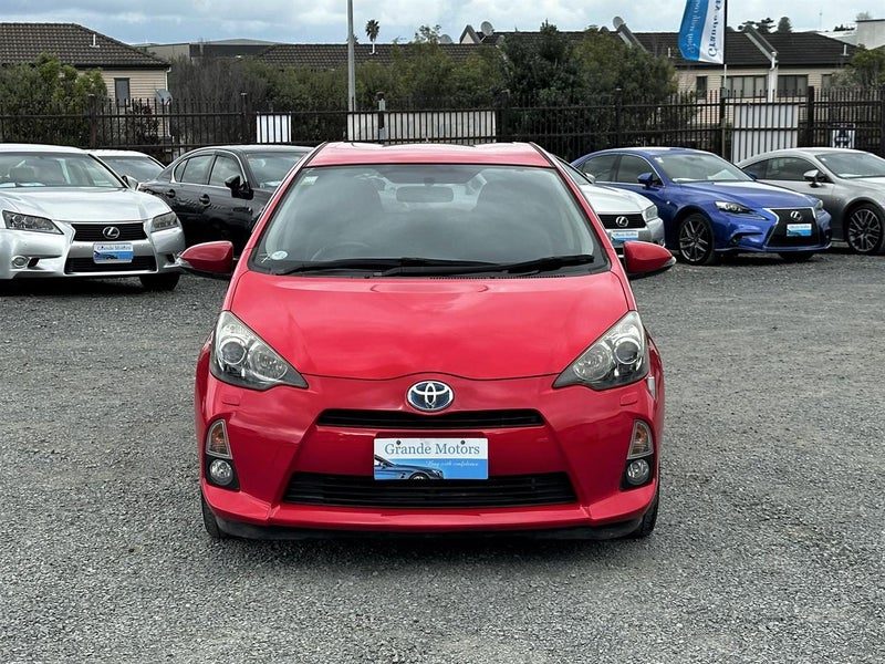 2013 Toyota Aqua G, photo 2