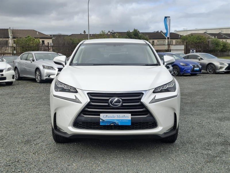 2015 Lexus NX 300h 4WD Leather Hybrid, photo 2