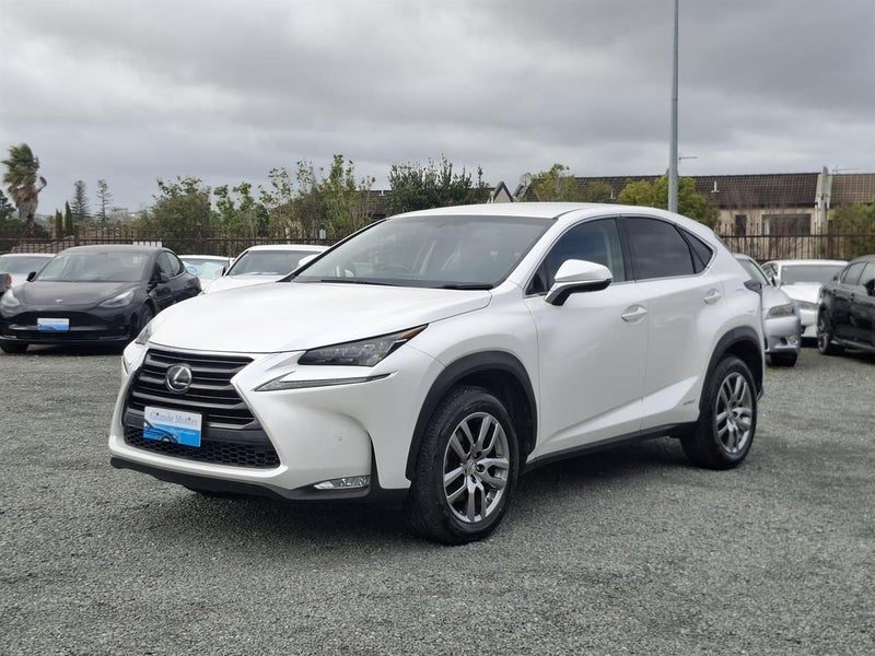 2015 Lexus NX 300h 4WD Leather Hybrid, photo 3