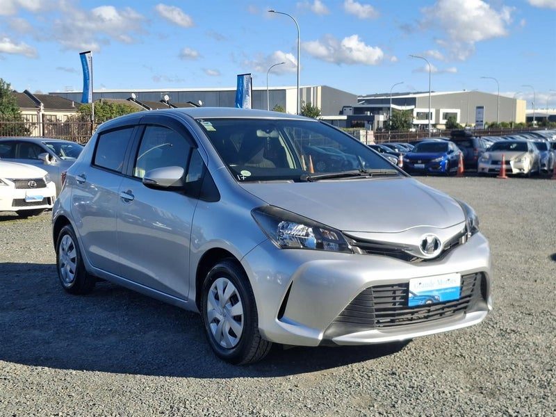 2015 Toyota Vitz F.LOW KM.Rear camera.SRS Airbags.