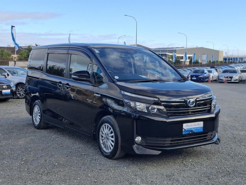 2014 Toyota Voxy 7 Seater, main photo
