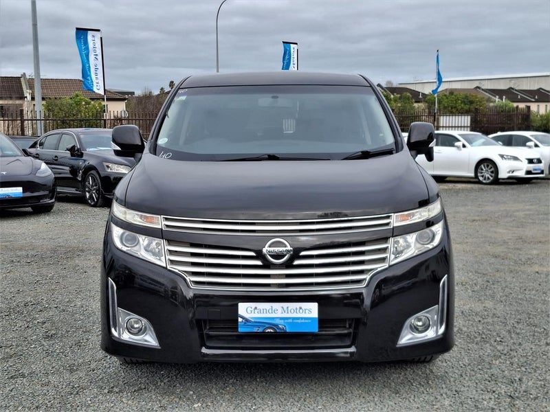 2013 Nissan Elgrand Highway Star, photo 2