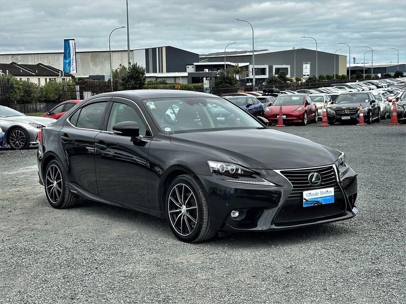 2016 Lexus IS 300h