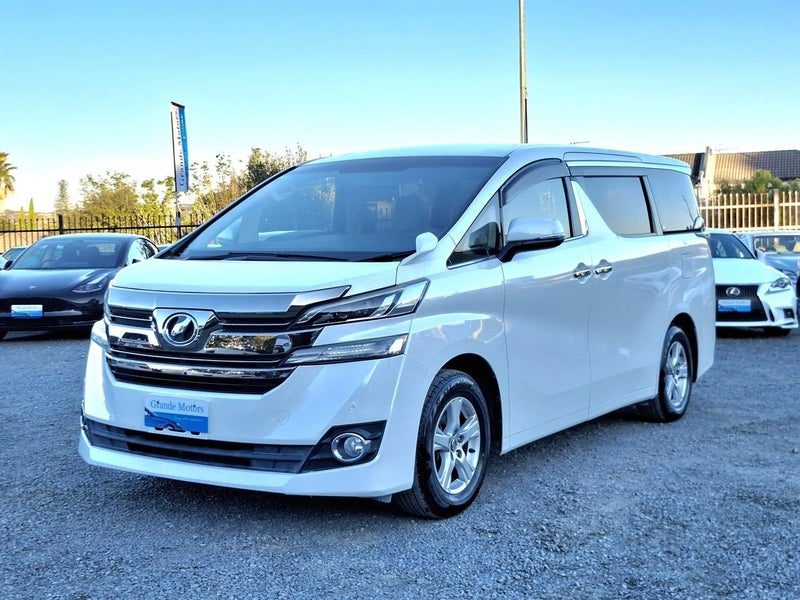 2015 Toyota Vellfire 8 Seater, photo 3