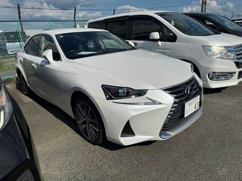 2017 Lexus IS 300h