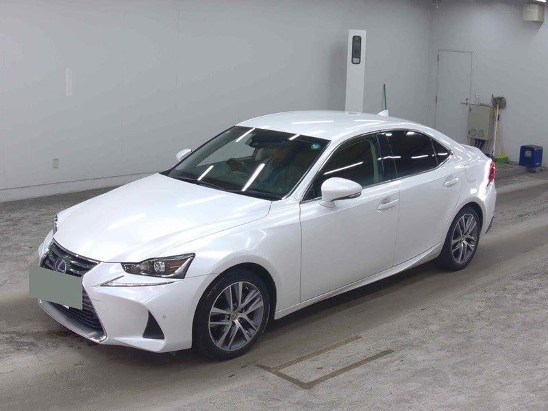 2017 Lexus IS 300h, photo 3