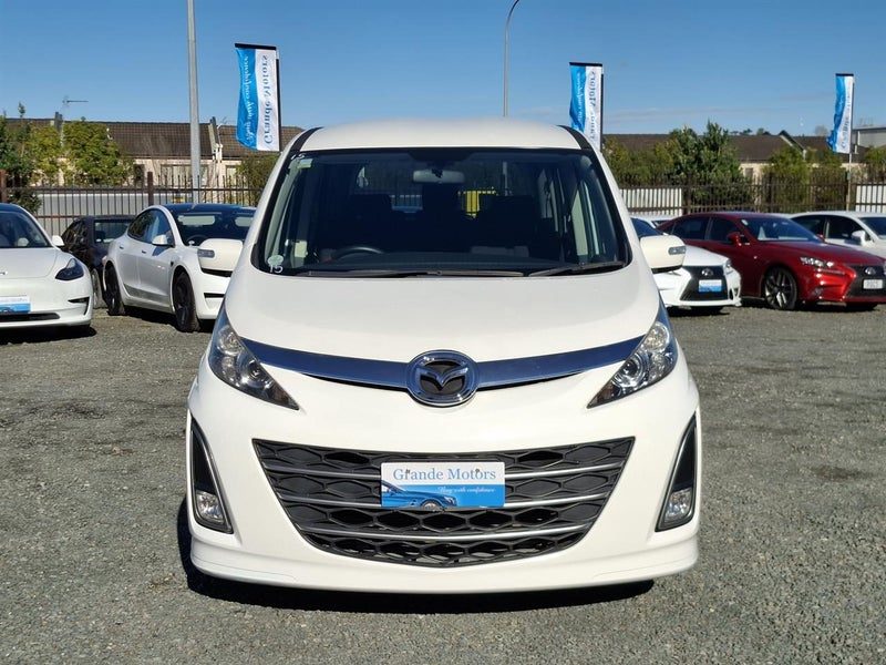2017 Mazda Biante 8 Seater, photo 2