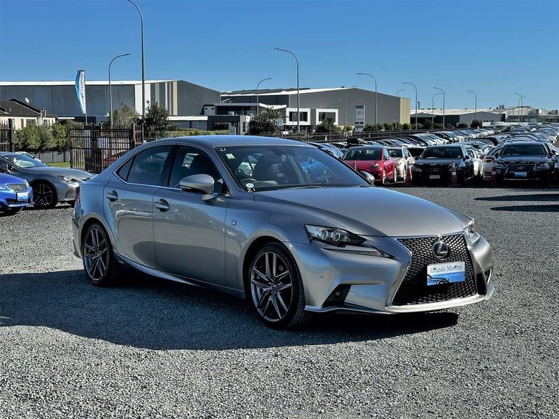 2013 Lexus IS 300h F Sport