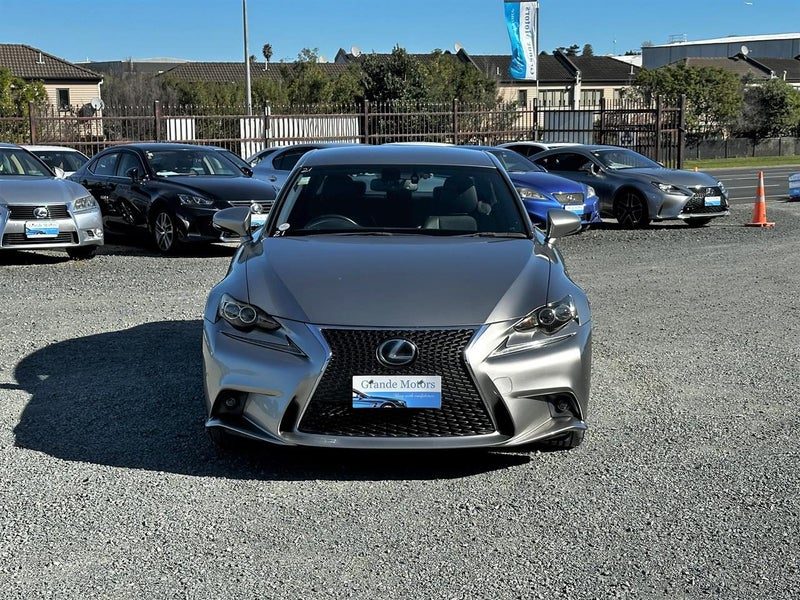 2013 Lexus IS 300h F Sport, photo 2