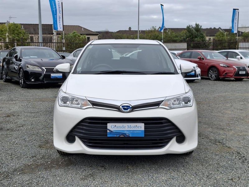 2016 Toyota Corolla Fielder, photo 2