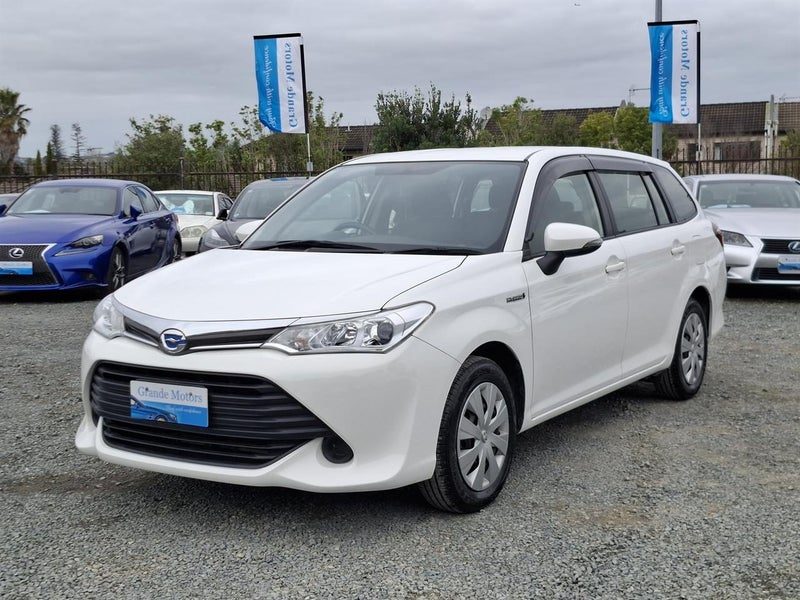 2016 Toyota Corolla Fielder, photo 3