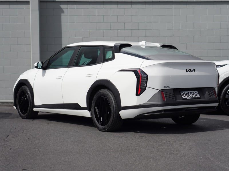 2025 Kia EV4 Light 2WD 5Dr LR, photo 2