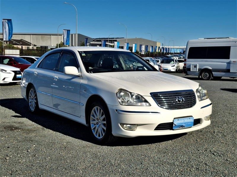 2004 Toyota Crown Majesta
